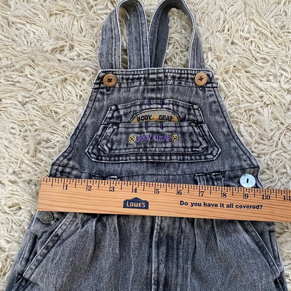 ADORABLE 90S KIDS ACID WASH DENIM OVERALLS WITH CARGO POCKETS - Picture 3 of 16
